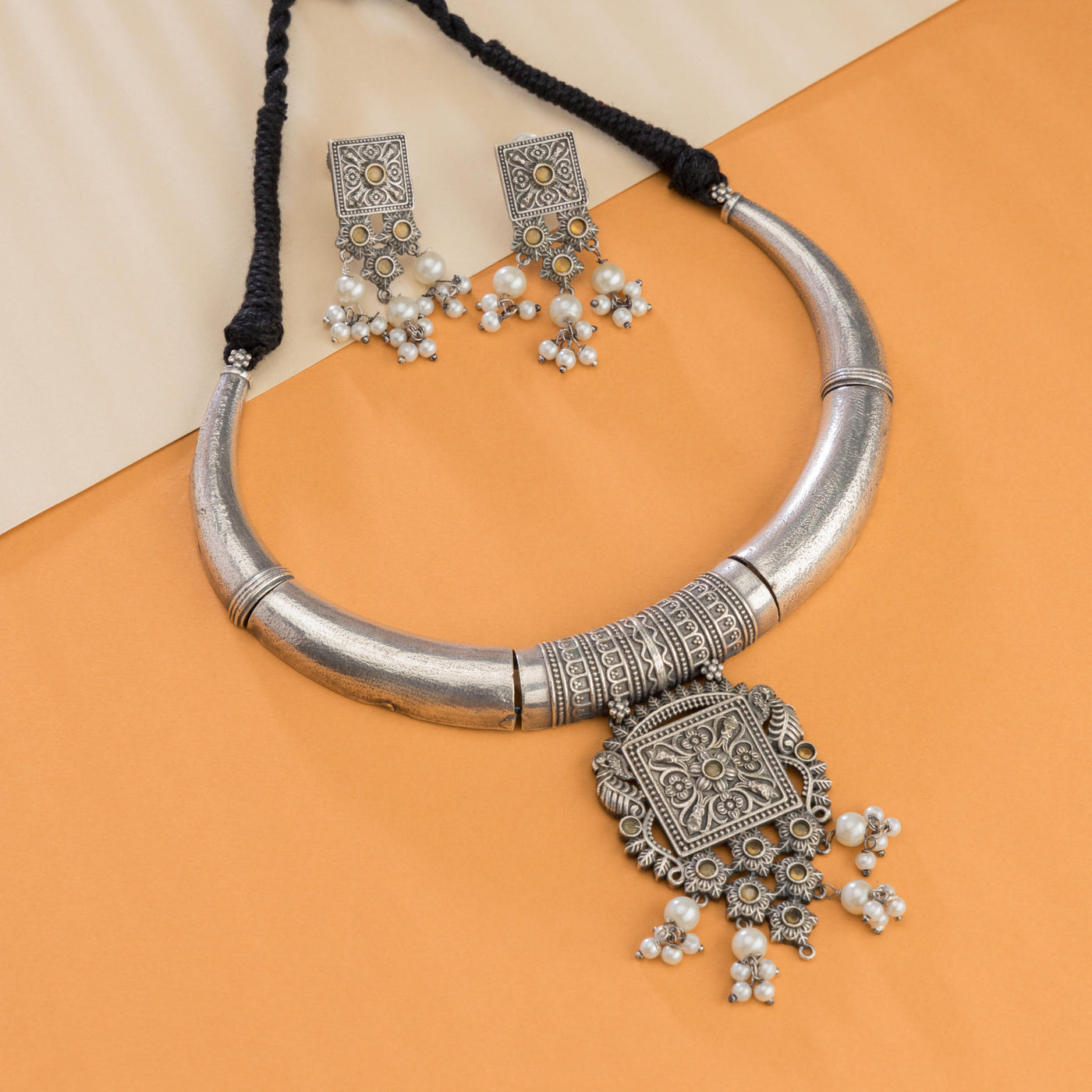 Dheu Necklace & Earrings Combo