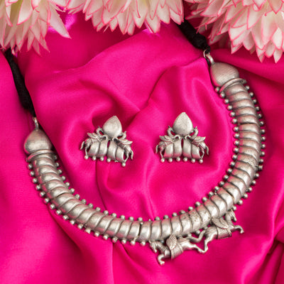 Dheu Necklace & Earrings Combo