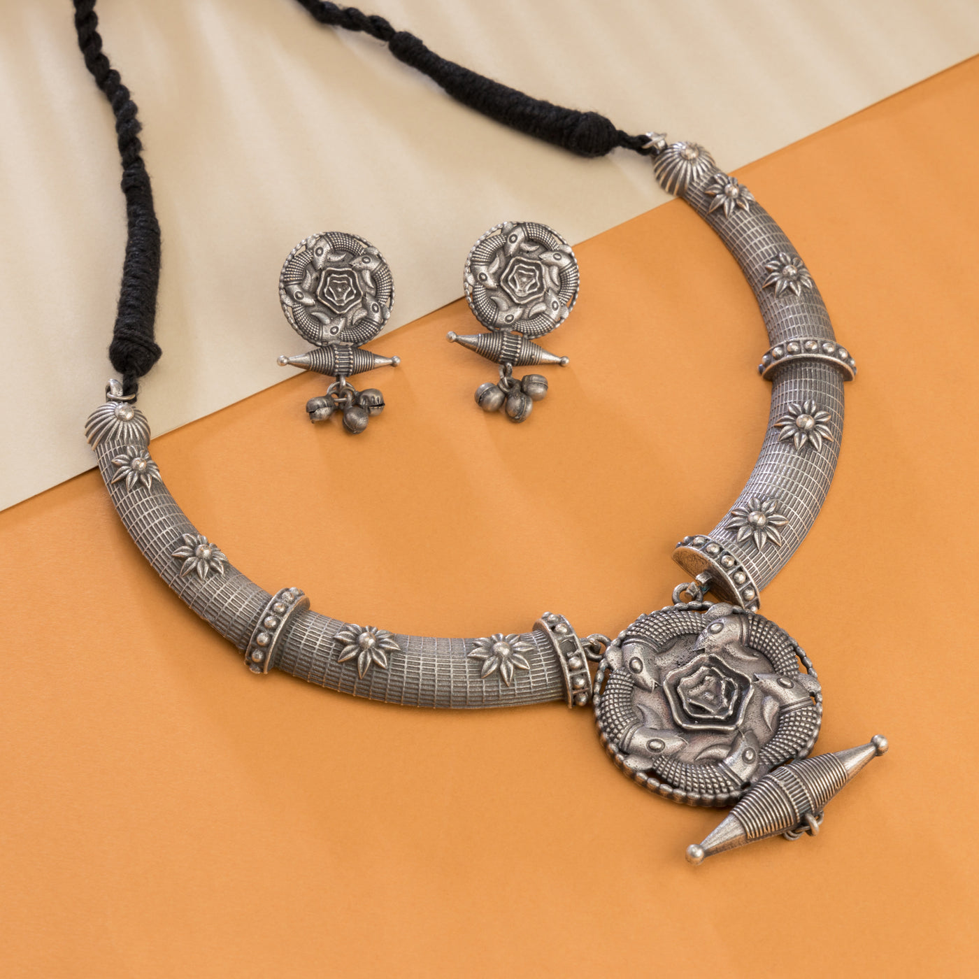 Dheu Necklace & Earrings Combo