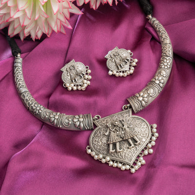Dheu Necklace & Earrings Combo