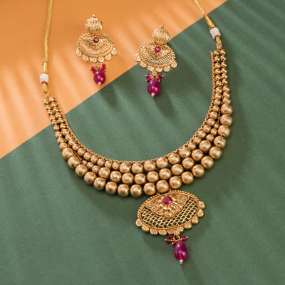 Dheu Golden Necklace & Earrings Combo