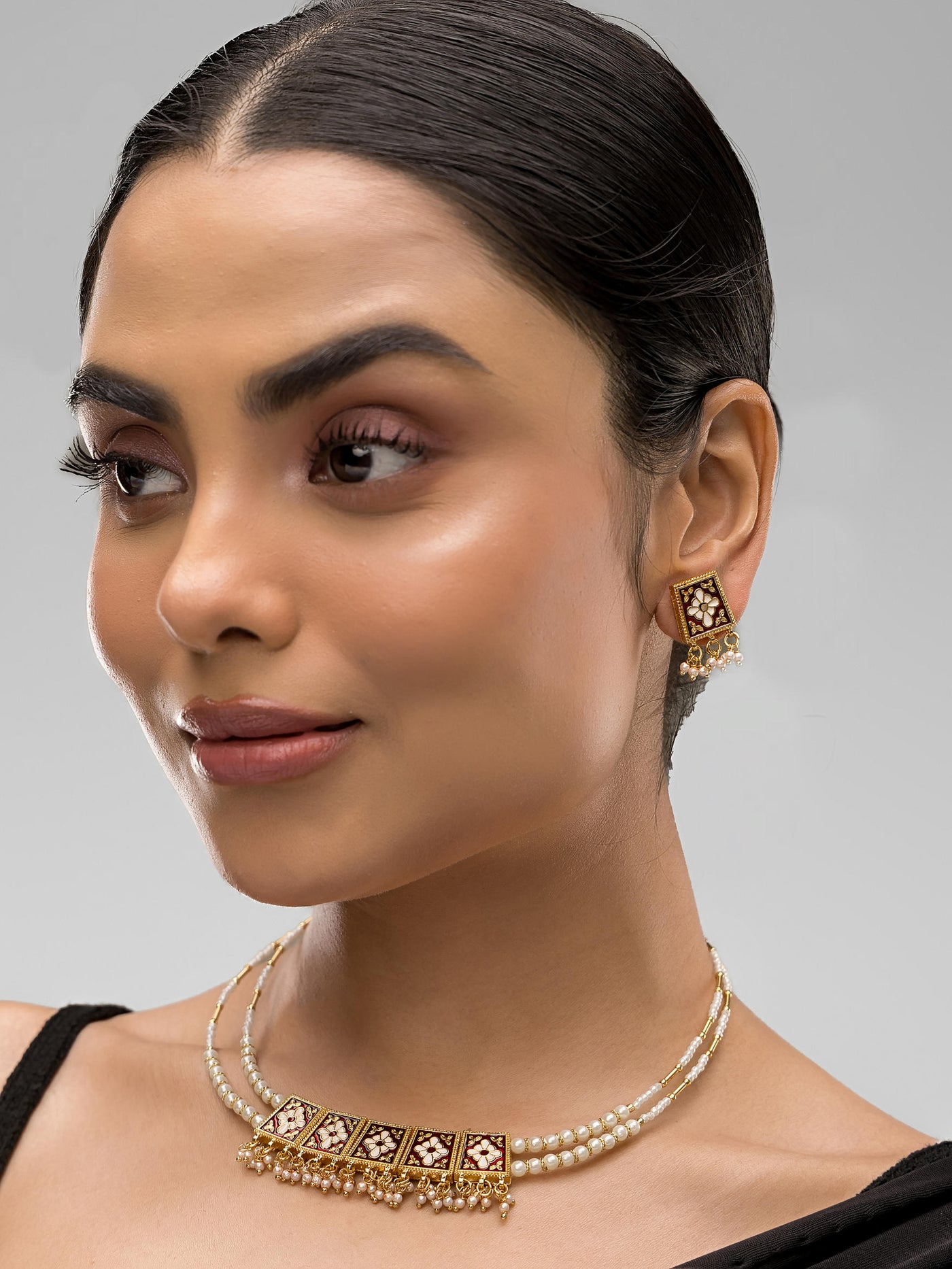 Dheu Golden Necklace & Earrings Combo