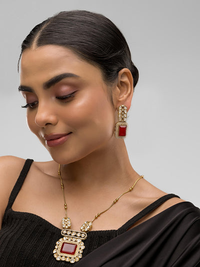 Dheu Golden Pendant Necklace Set