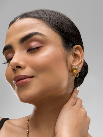 Dheu Golden Pendant Necklace Set