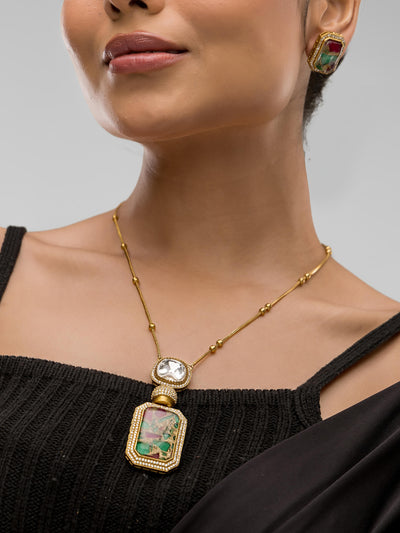 Dheu Golden Pendant Necklace Set