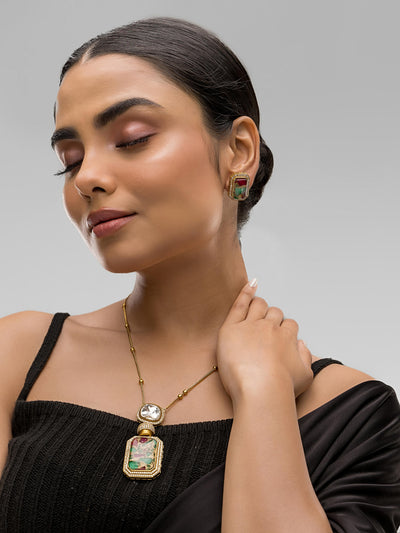 Dheu Golden Pendant Necklace Set