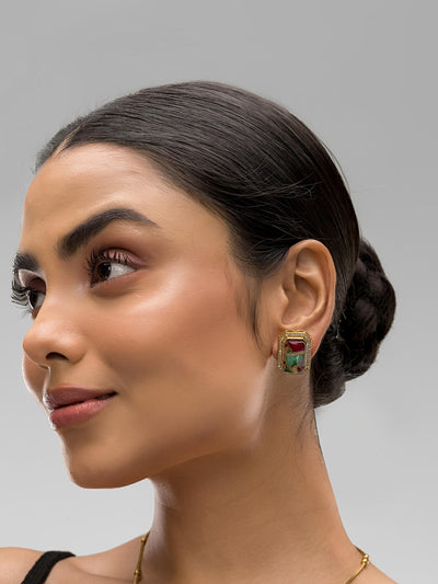 Dheu Golden Pendant Necklace Set