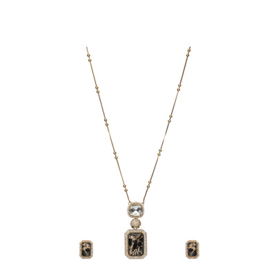 Dheu Golden Pendant Necklace Set