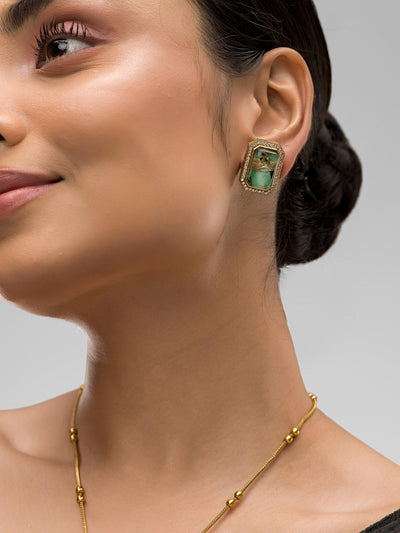 Dheu Golden Pendant Necklace Set