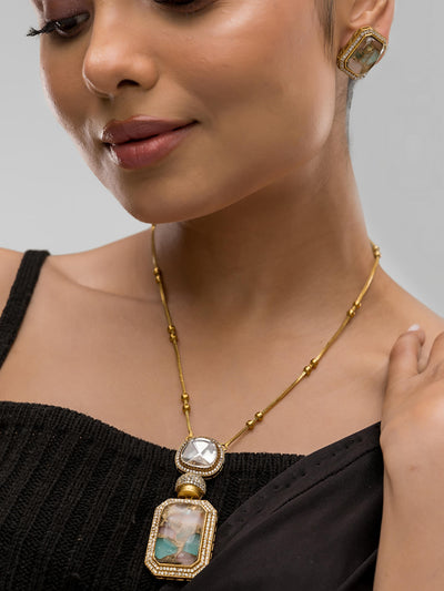 Dheu Golden Pendant Necklace Set