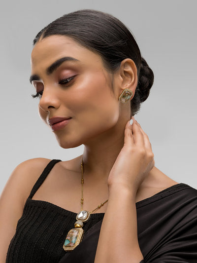 Dheu Golden Pendant Necklace Set