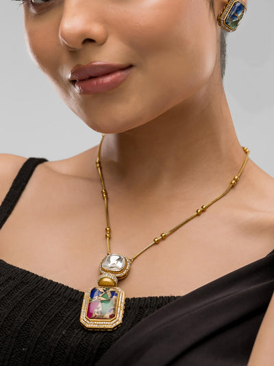Dheu Golden Pendant Necklace Set
