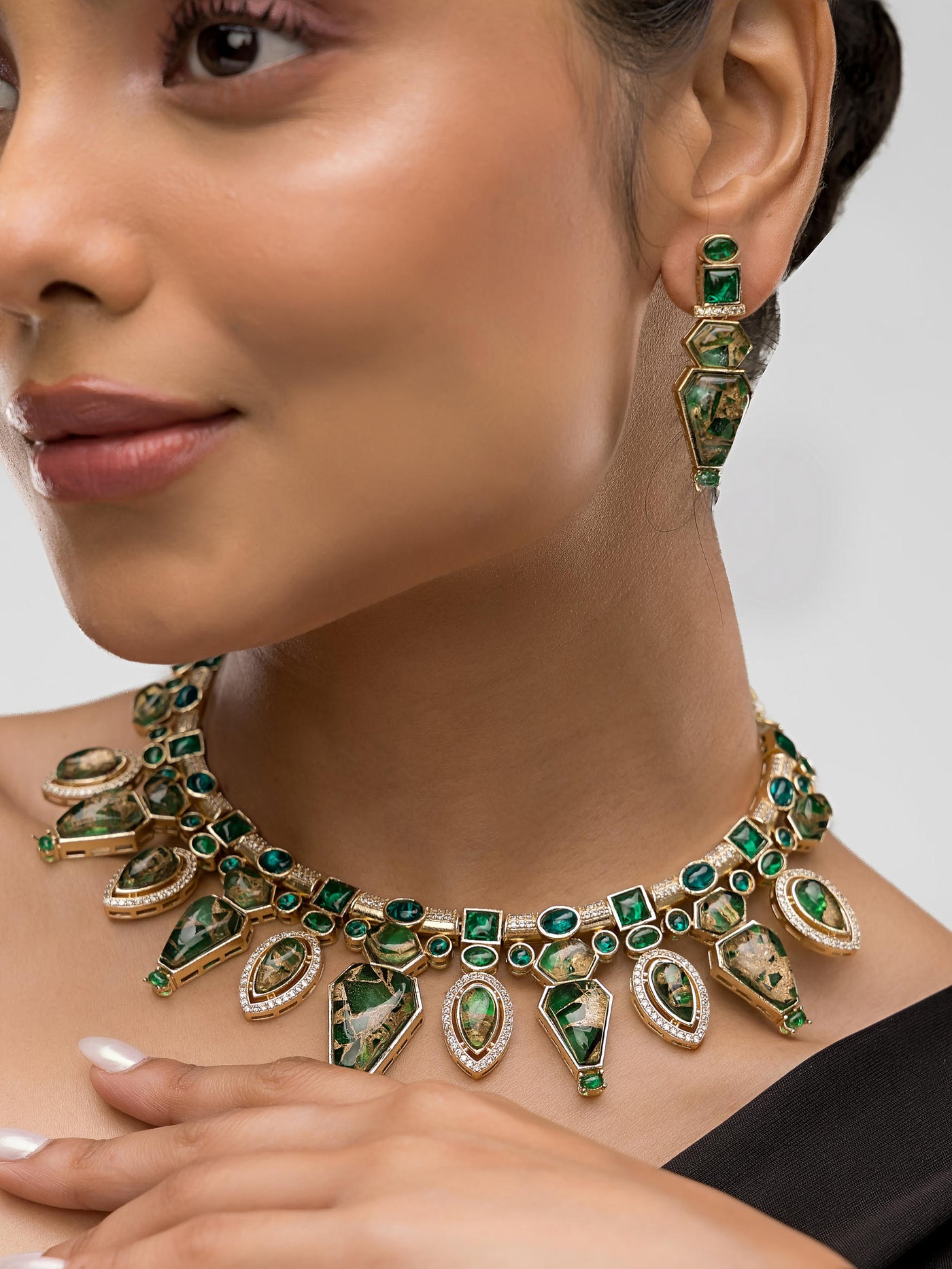 Dheu Designer Necklace & Earrings Combo