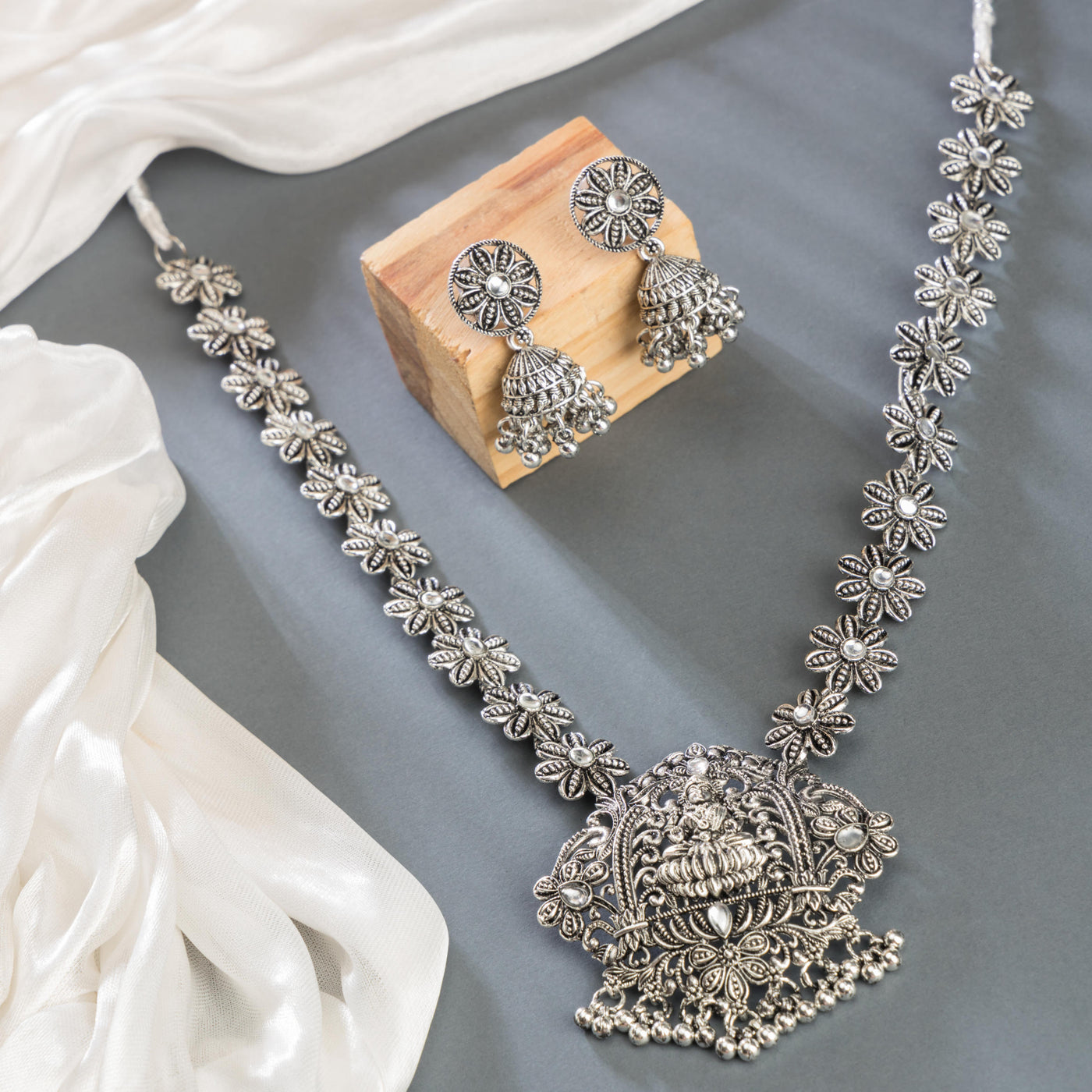 Dheu Necklace & Earrings Combo