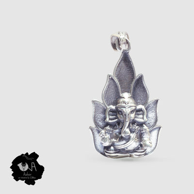 Pure Silver Oxidized Ganapati Pendant - Boutique Dheu