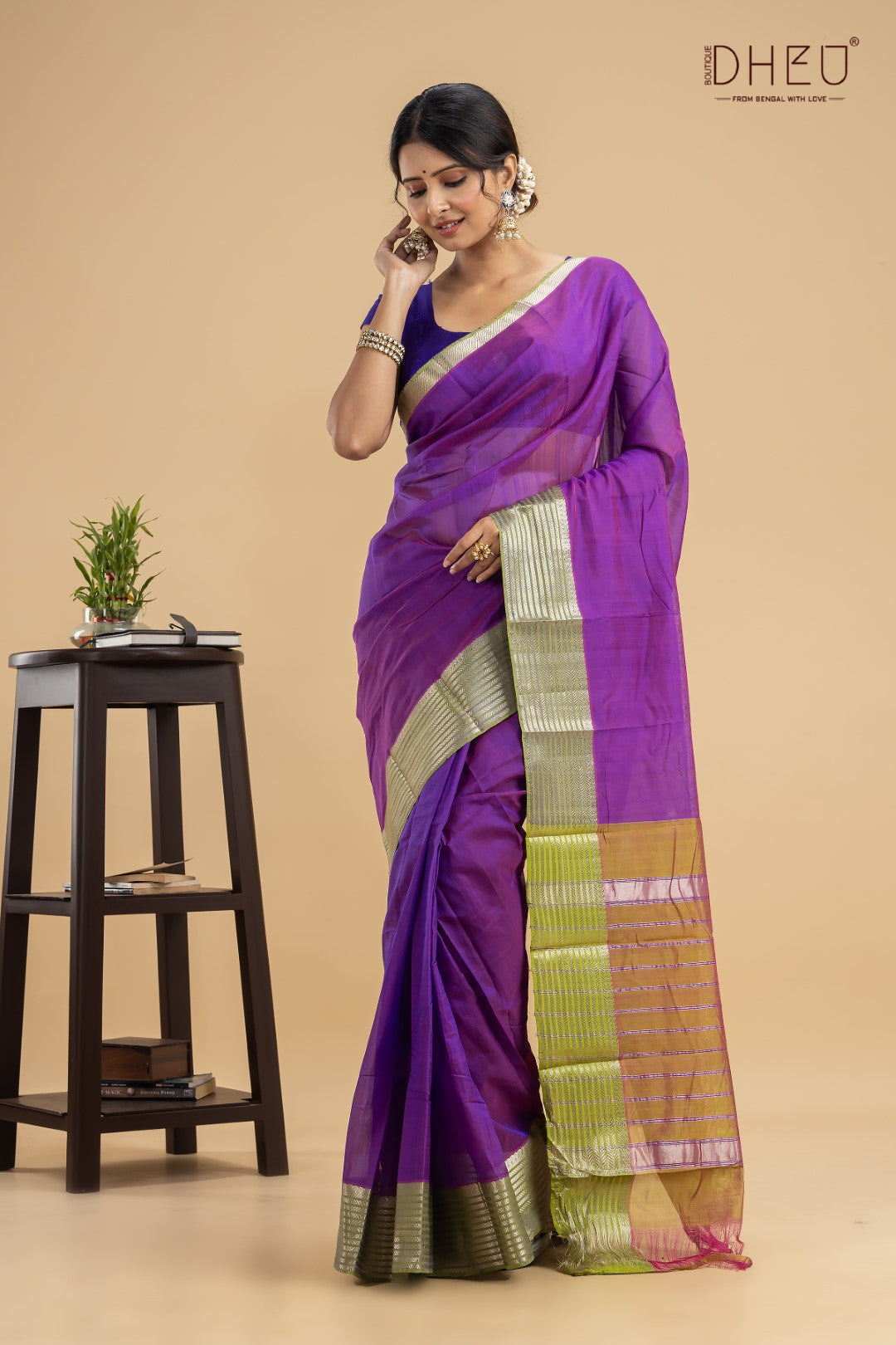 The Designer handloom Maheshwari silk saree at lowest cost only at dheu.in