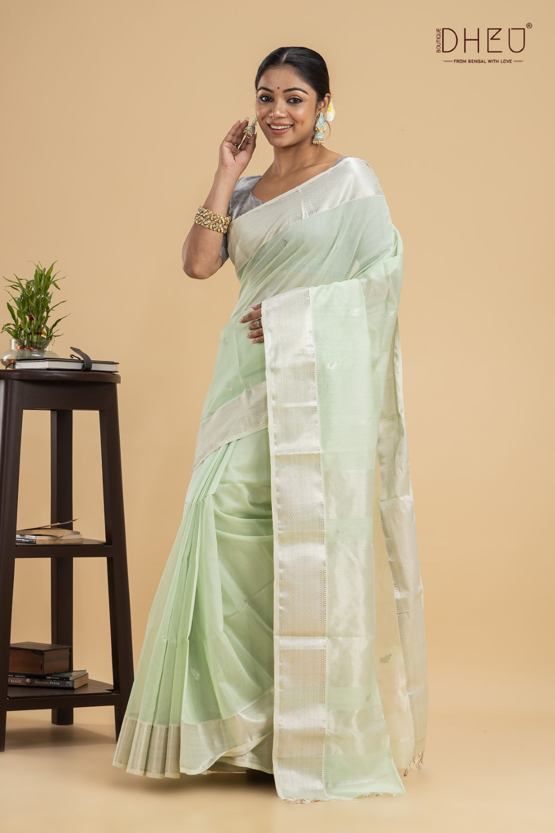 The Designer handloom Maheshwari silk saree at lowest cost only at dheu.in