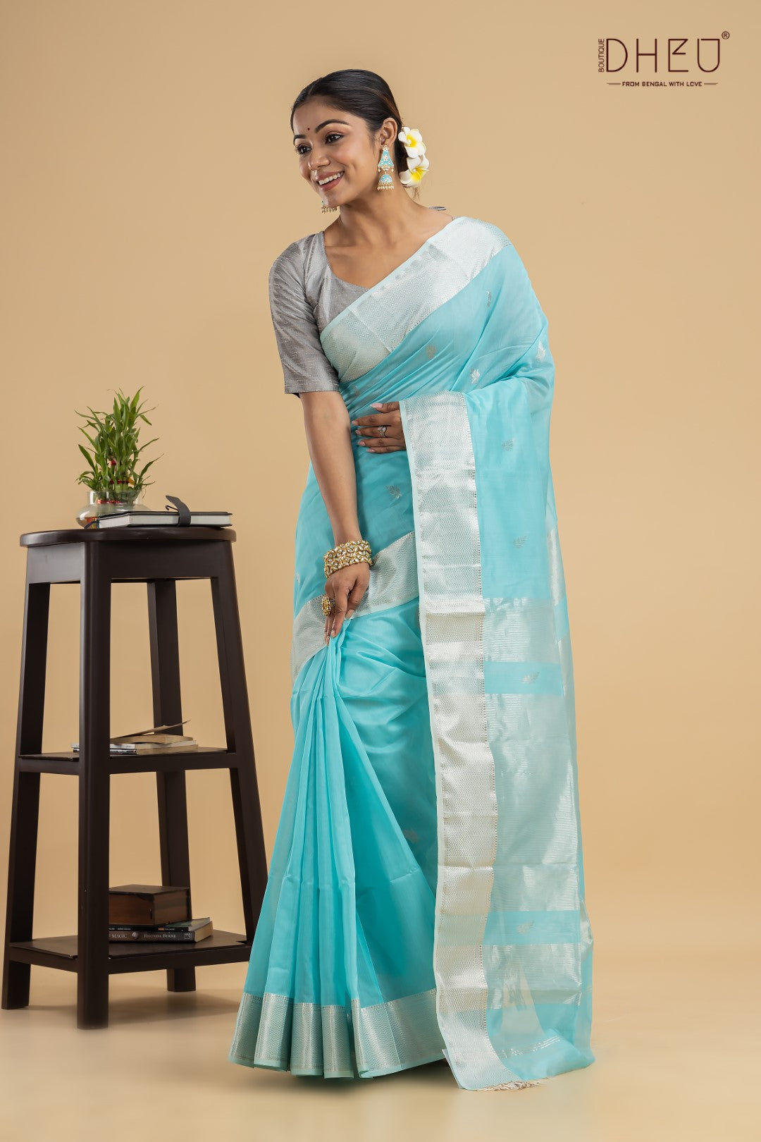 The Designer handloom Maheshwari silk saree at lowest cost only at dheu.in