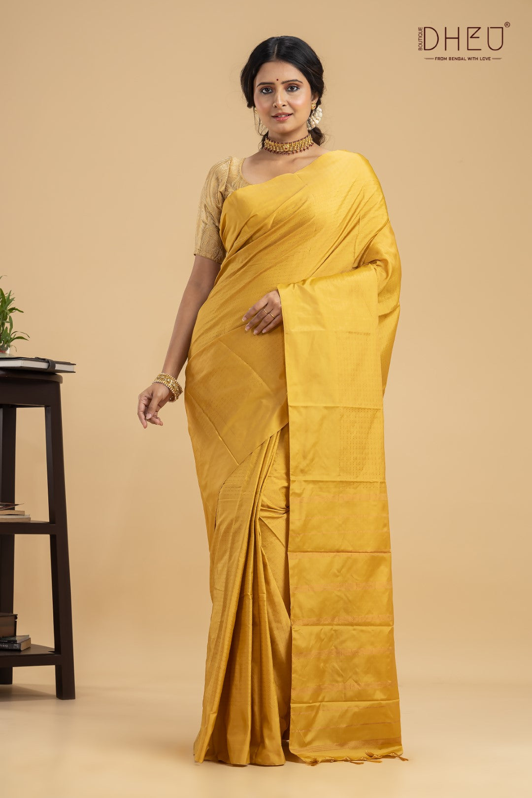 Designer handloom silk saree at lowest cost only at dheu.in