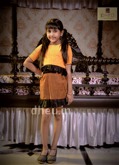 Loving Family Set-Kolkata-a Dheu Product - Boutique Dheu