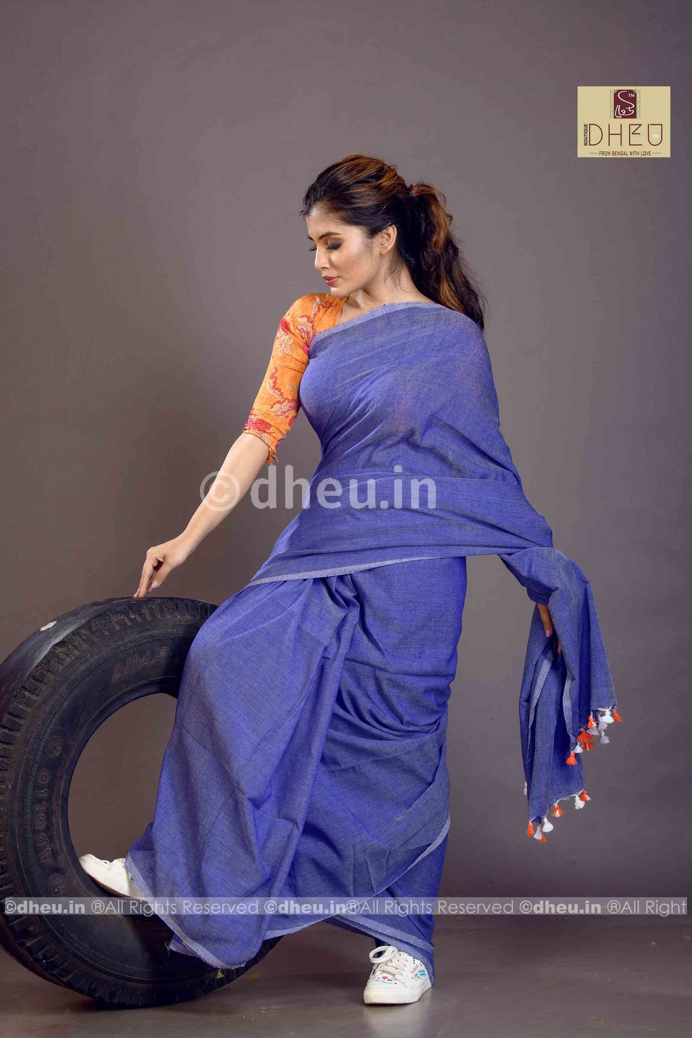 Silk Finish Soft Light weight Handloom Cotton saree at low cost only at dheu.in